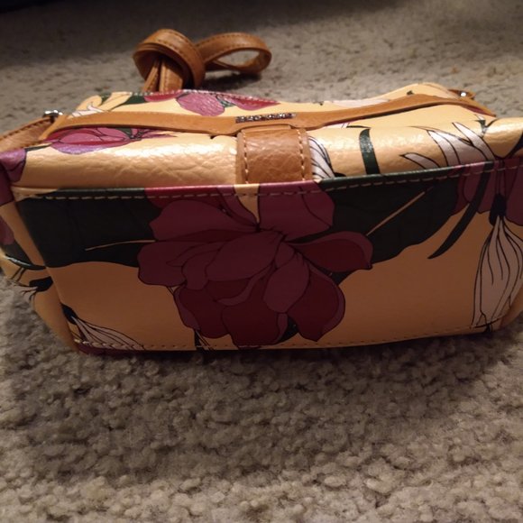 KOLTOV  Floral CROSSBODY  Bag - VERY NICE CONDITION - Picture 4 of 8